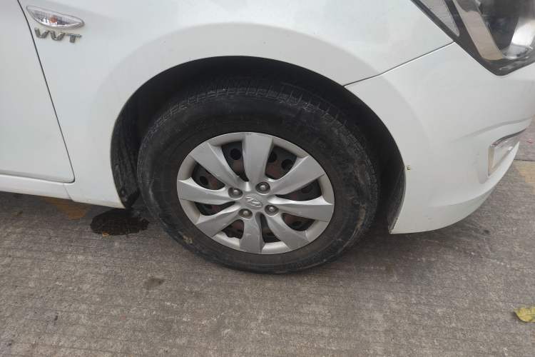 Used Hyundai Verna (older generation) 2014 1.4L Manual Smart GLS Trim
