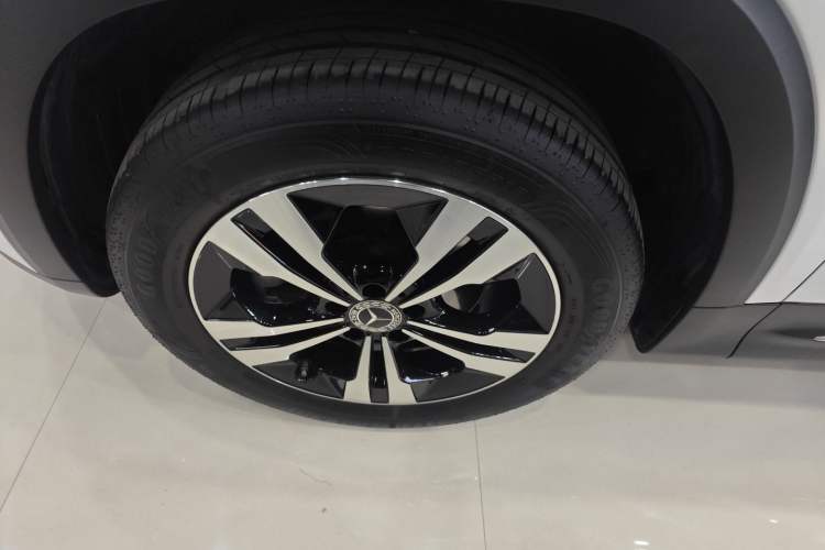 Used Mercedes-Benz GLB 2024 GLB 200 Dynamic Edition Exterior 4