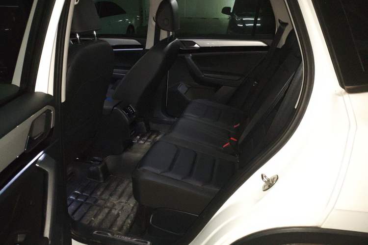 Used Volkswagen Tayron 2019 330TSI Two-Wheel Drive Luxury Model China VI Standard
