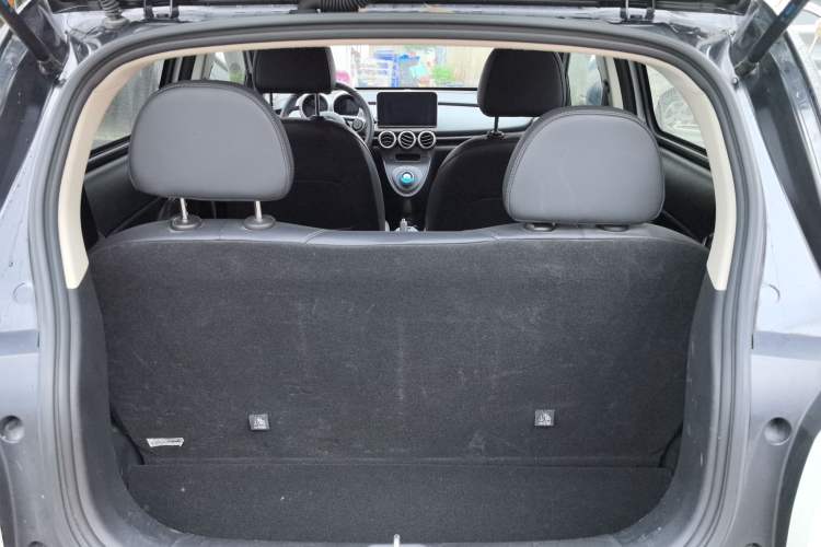 Used ORA Black Cat 2021 351 km Standard Version Trunk