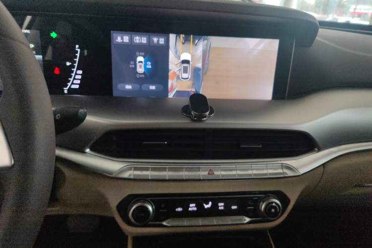 Used Bestune T77 2023 1.5T Automatic Luxury Model
