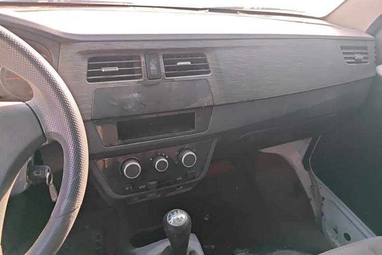 Used Jinbei Hiace X30 2020 1.5L Super-Comfortable Version China VI Standard SWC15M Audio And AC Panel