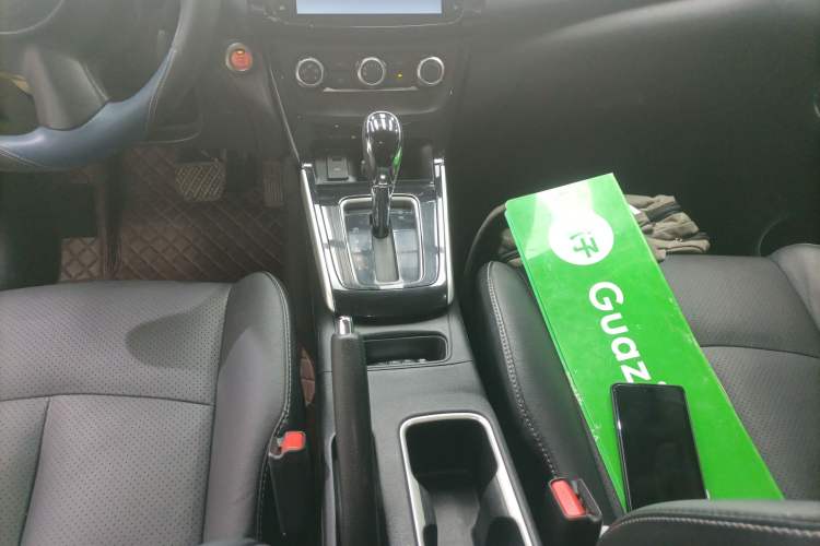 Used Nissan Sylphy 2019 1.6XV CVT Smart Connect Luxury Edition China VI Standard Gear Lever