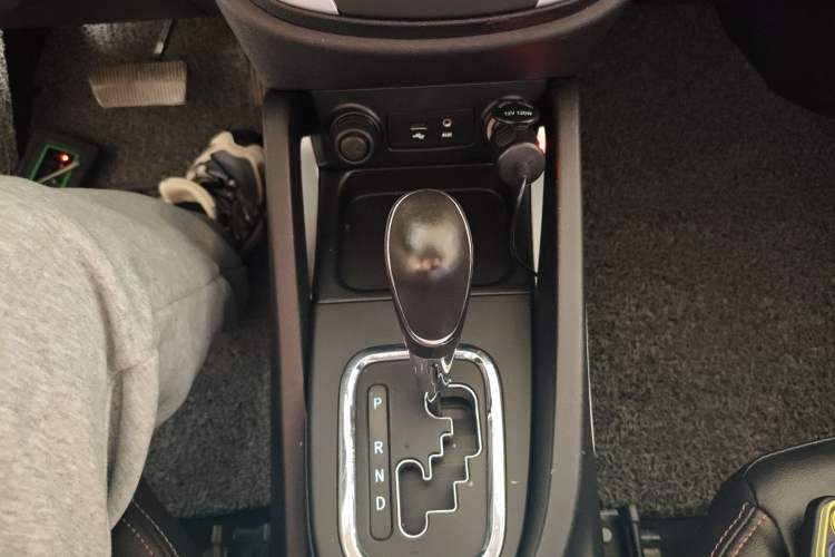 Used CHANGAN CS35 2015 1.6L Automatic Luxury Model China V Standard
