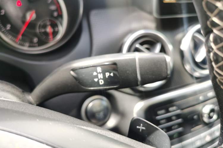 Used Mercedes-Benz GLA 2017 GLA 200 Fashion Model Gear Lever