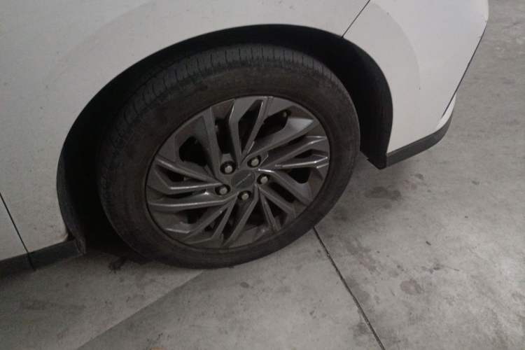 Used SAIC MAXUS EUNIQ 5 2020 1.3T PLUG-IN Luxury Edition