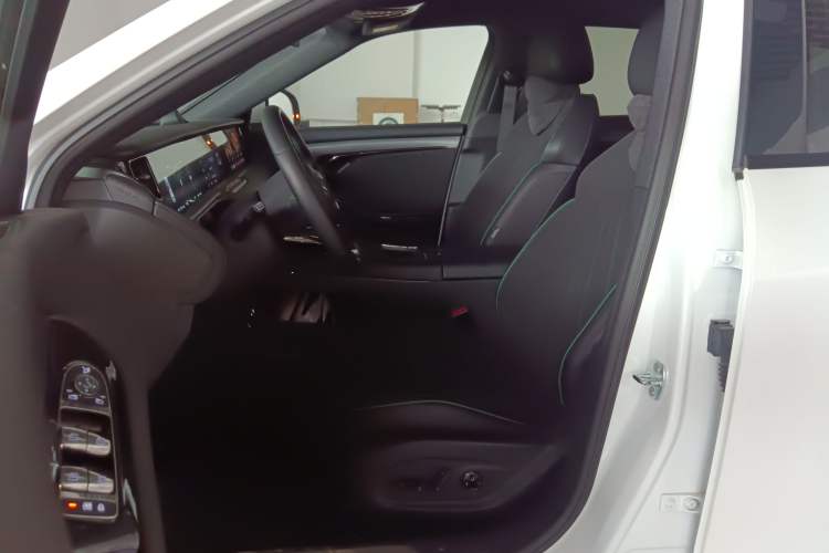 Used VOYAH FREE 2025 318 318 km Rear-Drive Touring Edition
