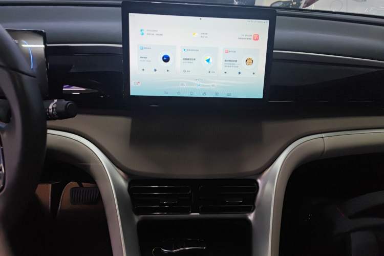 Used BYD Song Pro New Energy 2024 HONOR Edition DM-i 71KM Navigation Model Audio And AC Panel