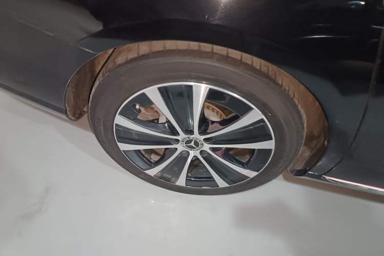 Used Mercedes-Benz E-Class New Energy 2022 Second Facelift E 350 e L Plug-in Hybrid Sports Sedan Exterior 5