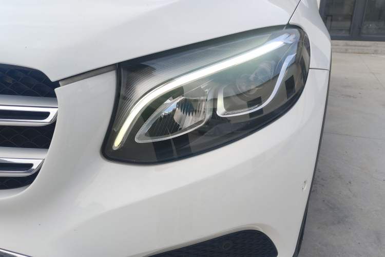 Used Mercedes-Benz GLC 2016 GLC 260 4MATIC Luxury Model Left Front Headlight