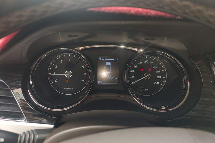 Used Baojun 730 2016 1.8L iAMT Luxury Model 7 Seats Instrument Cluster