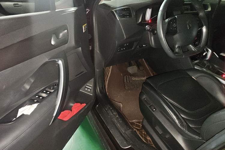 Used DS 6 2016 1.6T Luxury Edition THP160