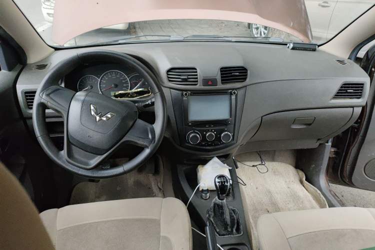 Used Wuling Hongguang 2015 1.2L S Base Model China IV
