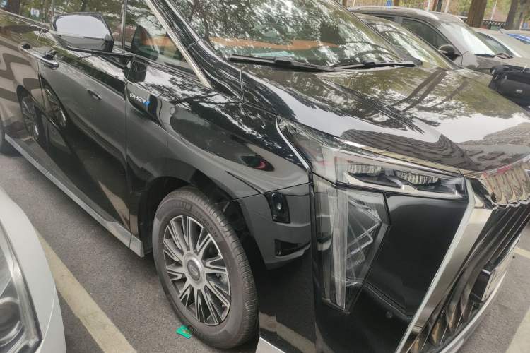 Used GAC Trumpchi E9 2025 E9 Superfast Charging Deluxe Edition
