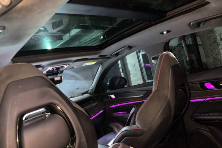 Used Lynk & Co 05 2020 2.0TD Four-Wheel Drive HypeHalo Headliner