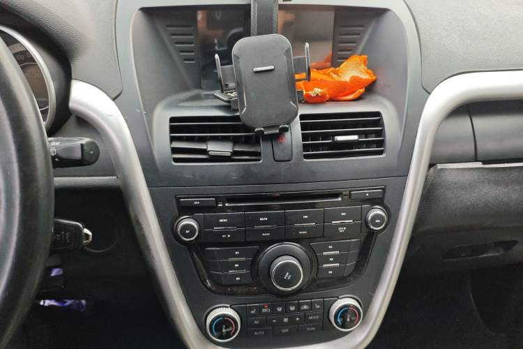 Used Bestune X80 2013 2.0L manual luxury version