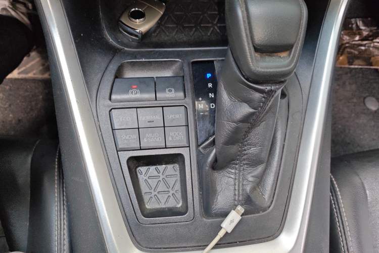 Used Toyota Wildlander 2020 2.0L CVT 4x4 Luxury Edition