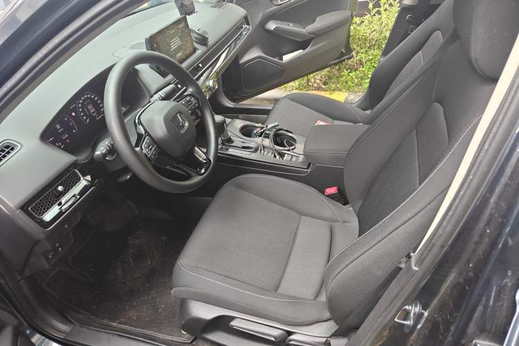 Used Honda Civic 2023 240TURBO CVT Dynamic Edition Left Front Seat