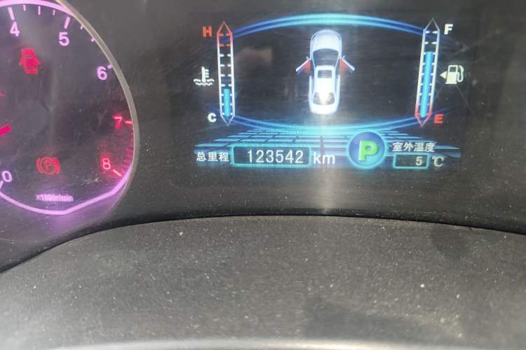 Used BYD Surui 2012 1.5TID Automatic Luxury Version
