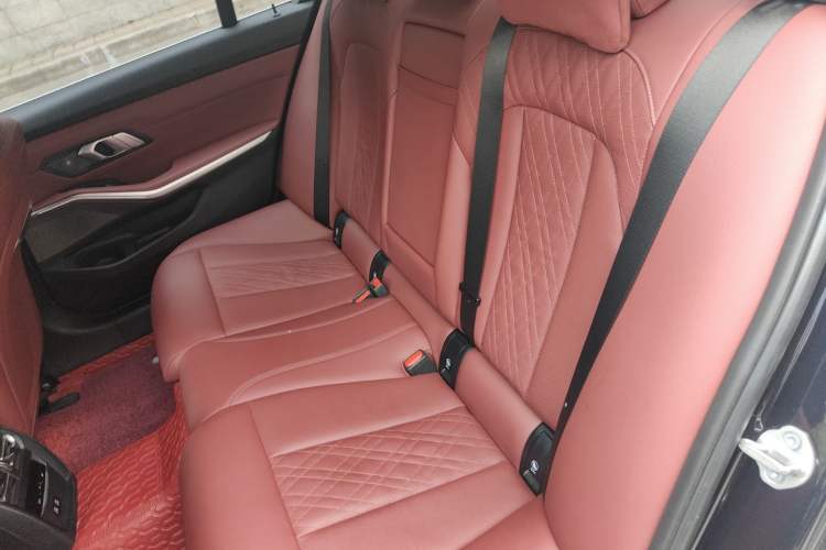 Used BMW i3 2022 eDrive 35 L Interior 4