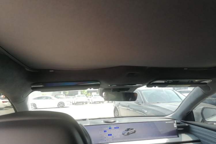 Used Geely Galaxy E8 2025 700 km Long-Range Intelligent Driving Version Headliner