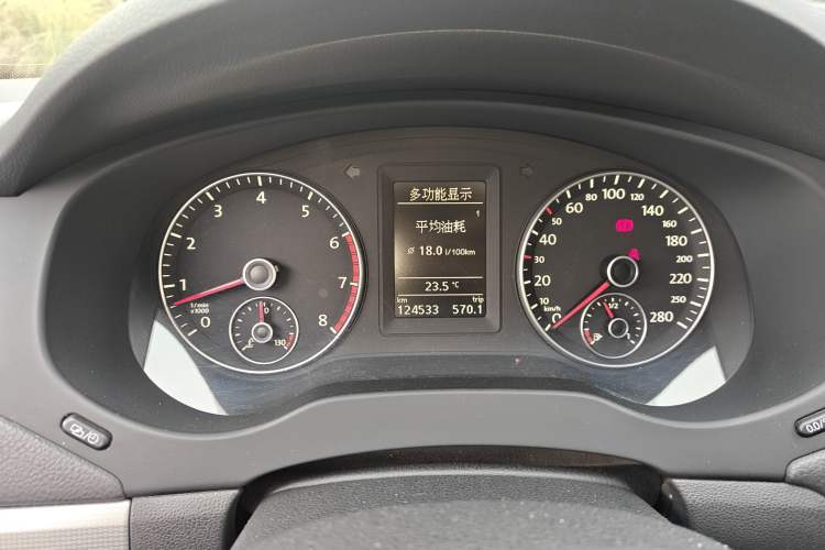 Used Volkswagen Sagitar 2012 1.4TSI Manual Luxury Model