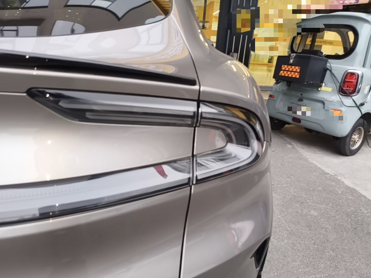 Xiaomi Auto YU7 2025 Ultra-Long Range All-Wheel Drive Pro Version — снимка 9
