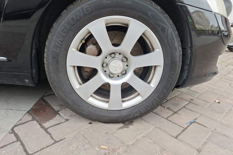 Used Mercedes-Benz S-Class 2008 S 300 L Executive Edition Right Front Wheel Hub