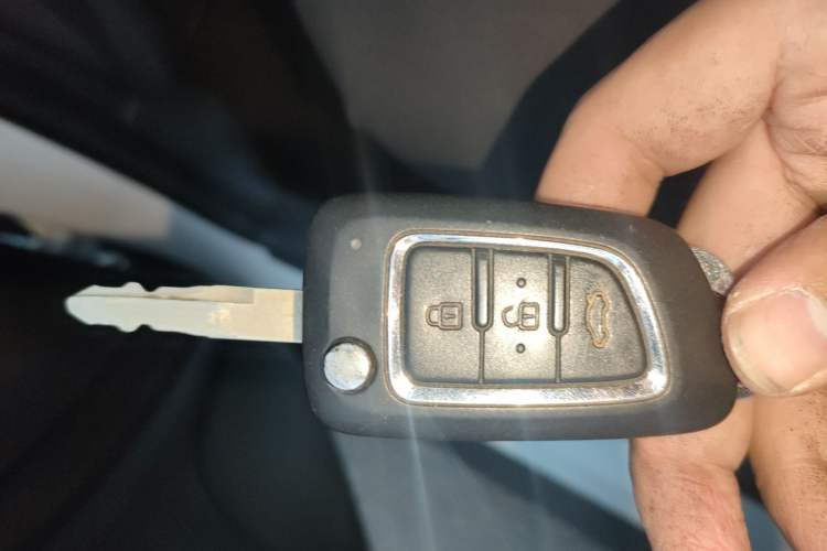 Used Dongfeng Aeolus AX3 2016 1.5L Manual ZhiKu Model
