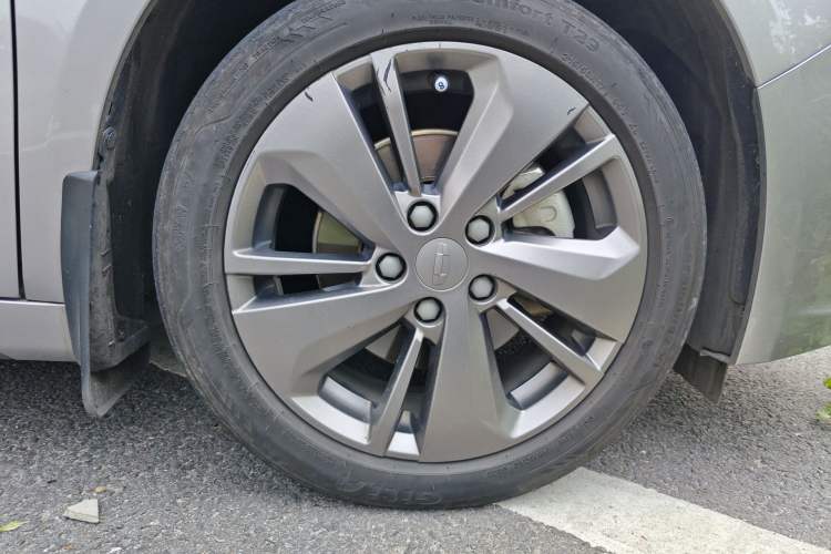 Used Geometry A 2022 Pro 430KM Green Apple Pro
