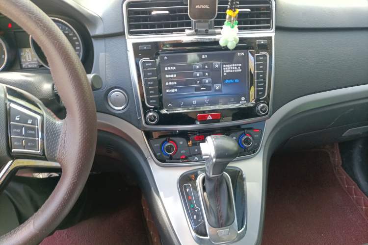 Used Haval H6 2017 Red-Label Sport Edition 1.5T Automatic Two-Wheel Drive Luxury Model Audio And AC Panel