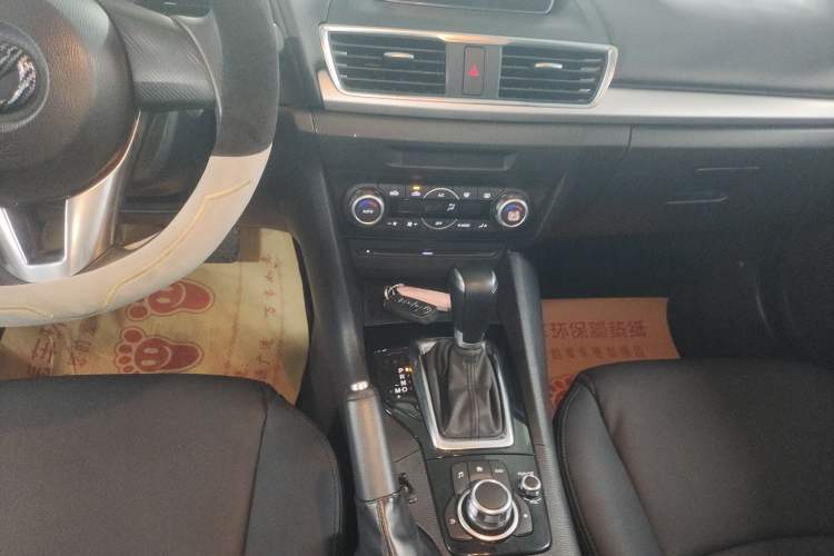 Used Mazda Mazda 3 Axela 2016 Sedan 1.5L Automatic Luxury Model