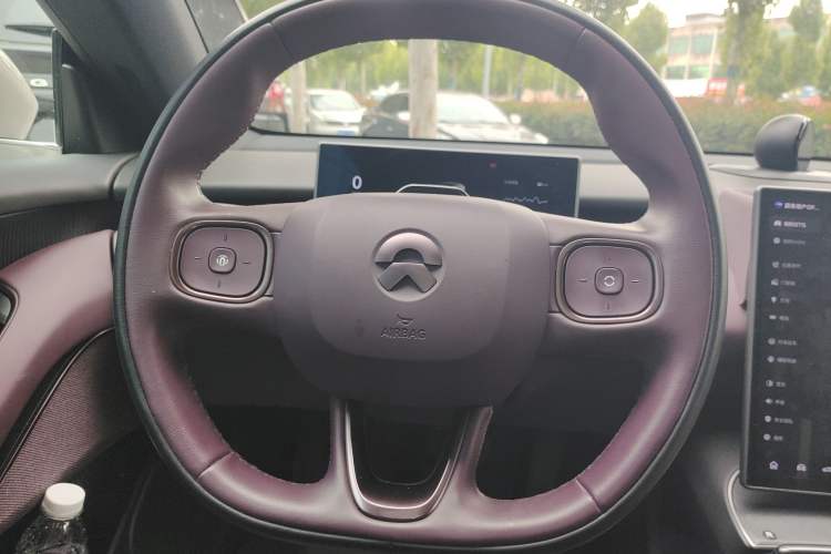 Used Nio ET5 2022 75 kWh Steering Wheel