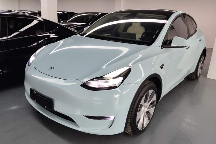 Used Tesla Model Y 2022 Long-Range All-Wheel-Drive Version