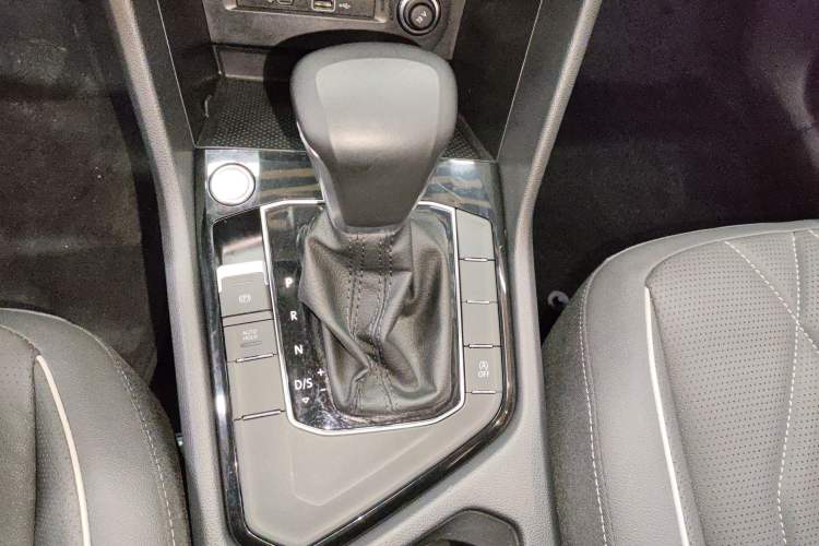 Used Volkswagen Tiguan L 2023 330TSI Automatic Two-Wheel Drive Smart Edition Gear Lever