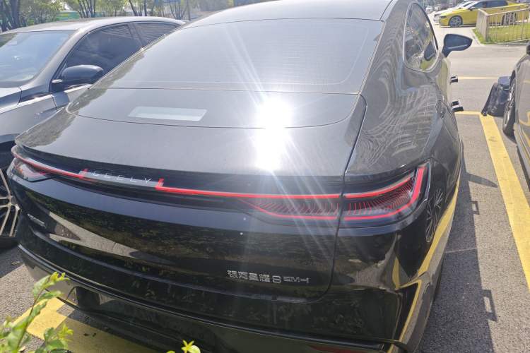 Used Geely Galaxy 8 2025 130km EM-i Deluxe Edition
