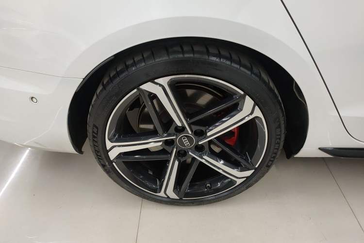 Used Audi A4L 2022 45 TFSI quattro Prestige Dynamic Edition Right Rear Wheel Hub