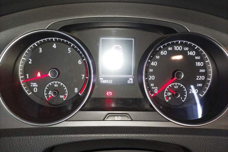 Used Volkswagen Golf 2016 230TSI Automatic Comfort Version Instrument Cluster