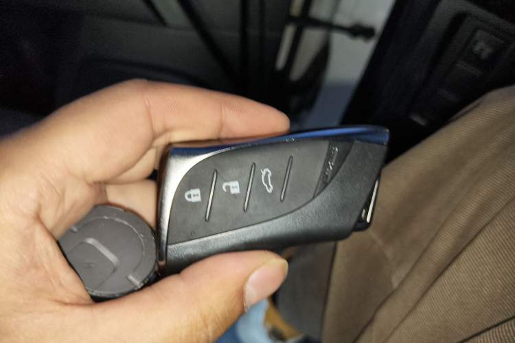 Used Toyota Prado 2014 2.7L Automatic Standard Edition Vehicle Key