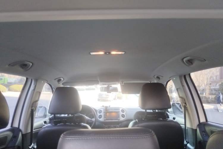 Used Volkswagen Tiguan 2013 1.8 TSI Automatic Two-Wheel Drive Comfort Edition Headliner