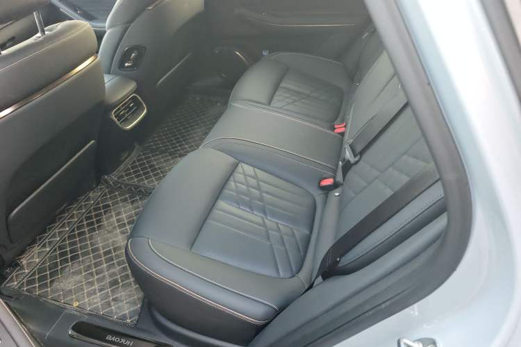 Used Baojun Enjoy 2025 Plug-in Hybrid 140km Luxury Edition
