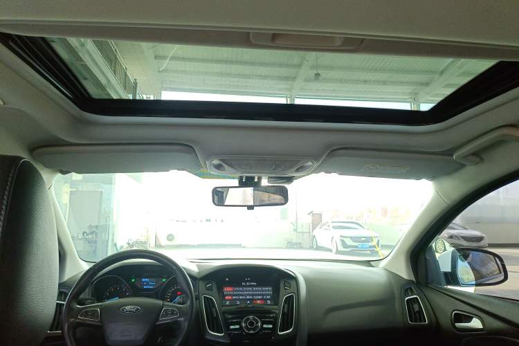 Used Ford Focus 2017 Hatchback 1.6L Automatic Fashion Edition Smart Drive Version
