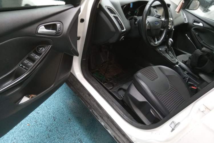 Used Ford Focus 2017 Hatchback 1.6L Automatic Fashion Edition Smart Drive Version