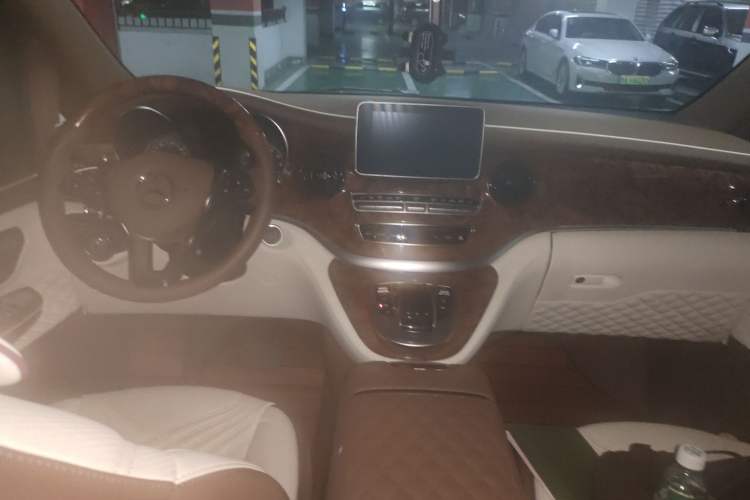 Used Mercedes-Benz V-Class 2018 V 260 L Prestige Extended Version China VI