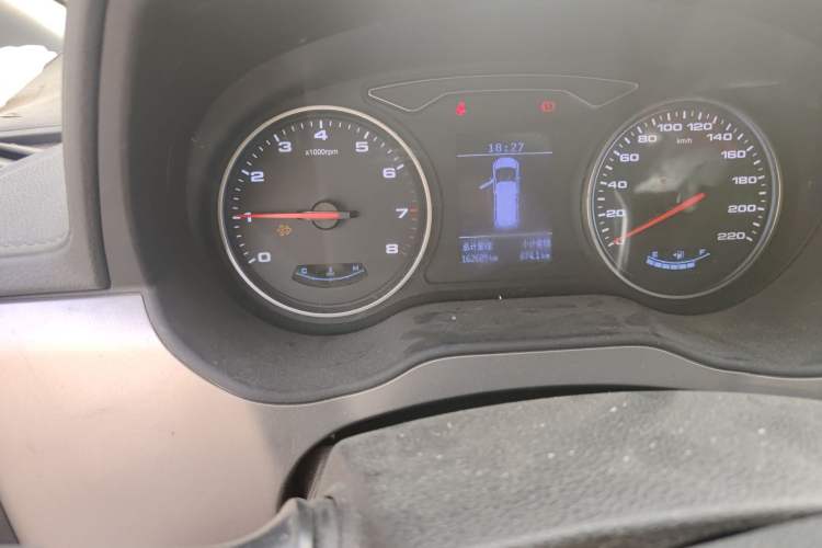 Used JAC Refine M4 2019 Business & Travel Series 2.0L Manual Comfort Model China VI