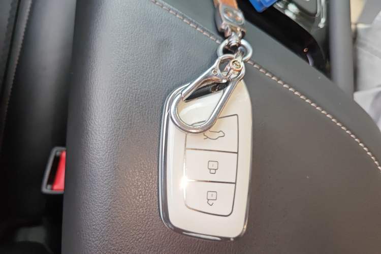Used Baojun RS-7  Vehicle Key