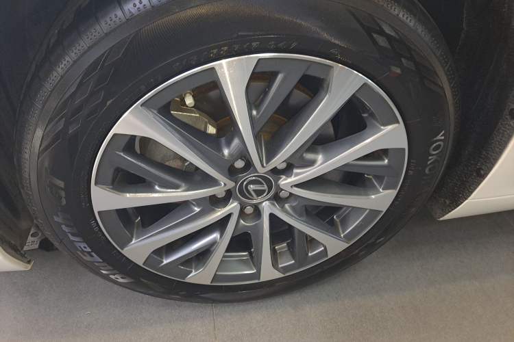 Used Lexus ES 2023 200 Excellence Edition