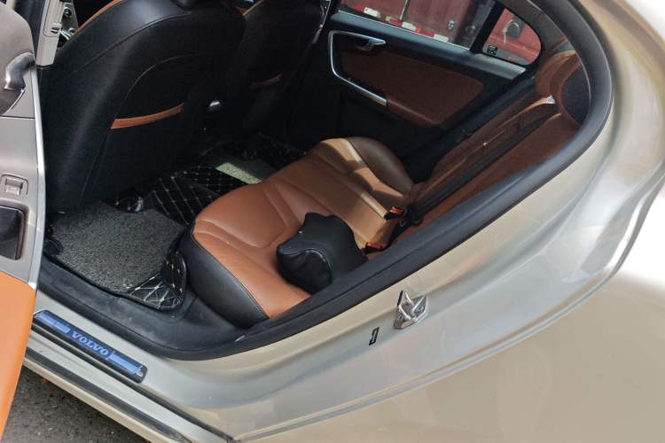 Used Volvo S60 2018 S60L T4 Smart & Ambitious Edition