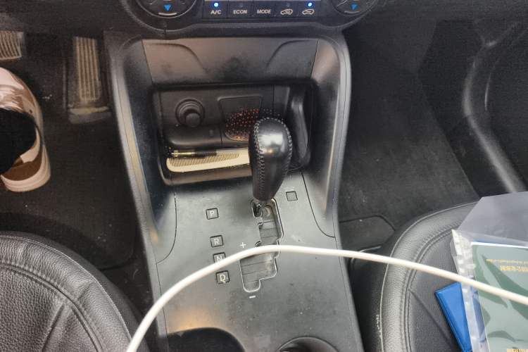 Used Hyundai ix35 2010 2.0L Automatic Two-Wheel Drive Elite Edition GLS Gear Lever