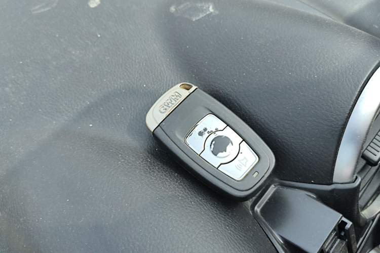 Used Haval H6 2015 Upgraded Model 1.5T Manual Two-Wheel Drive Elite Version